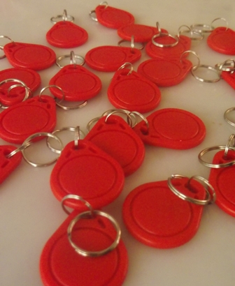 Llavero Mifare en varios colores. Frecuencia 13.56 MHz.