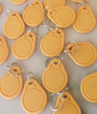 Llavero Mifare en color amarillo, frecuencia 13.56 MHz  CINSE